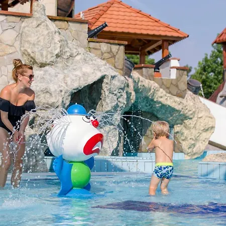 Cherry Apartmanhaz Apartament Sárvár