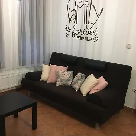 Cherry Apartmanhaz *