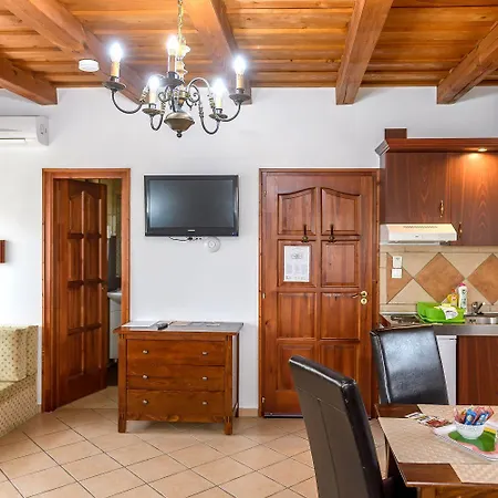 Cherry Apartmanhaz *