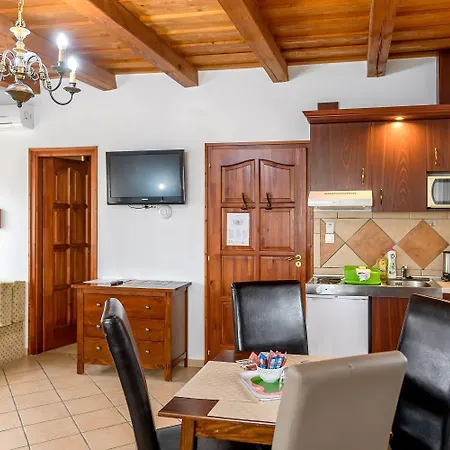 Cherry Apartmanhaz Sárvár