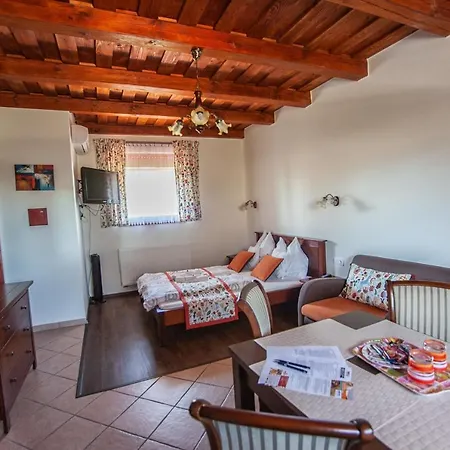 Cherry Apartmanhaz * Sárvár