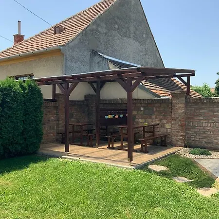 Cherry Apartmanhaz Apartament