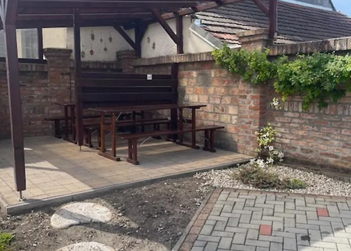 Cherry Apartmanhaz Daire Sárvár