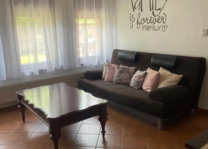 Cherry Apartmanhaz Sárvár