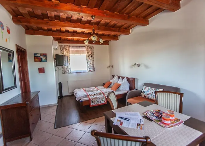 Cherry Apartmanhaz * Sárvár